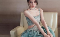 两个奶头被吃得又翘又痛